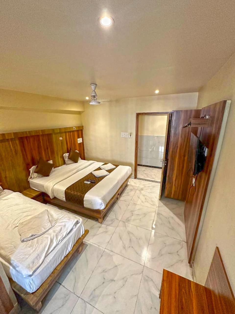 Hotel Mourya Residency Navi Mumbai Exterior foto